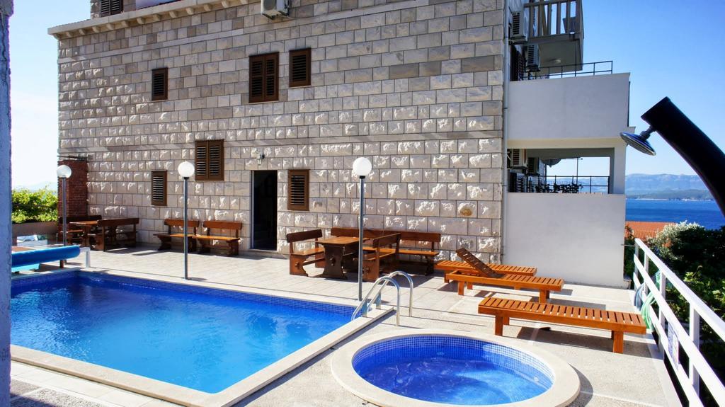 Villa Ana Bol Buitenkant foto